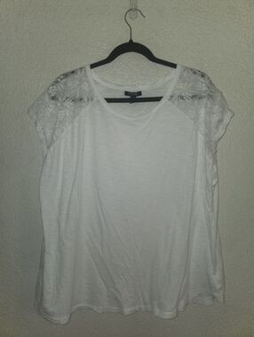 🤍EUC Chaps "Burnout / Slub Knit Semi Sheer Top w/ Lace Shortsleeves" White🤍 2X